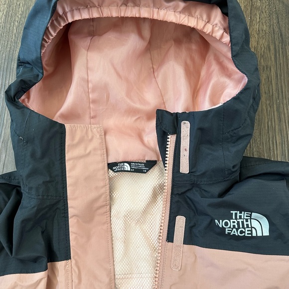 Dusty rose pink The Northface rain jacket - Picture 3 of 4